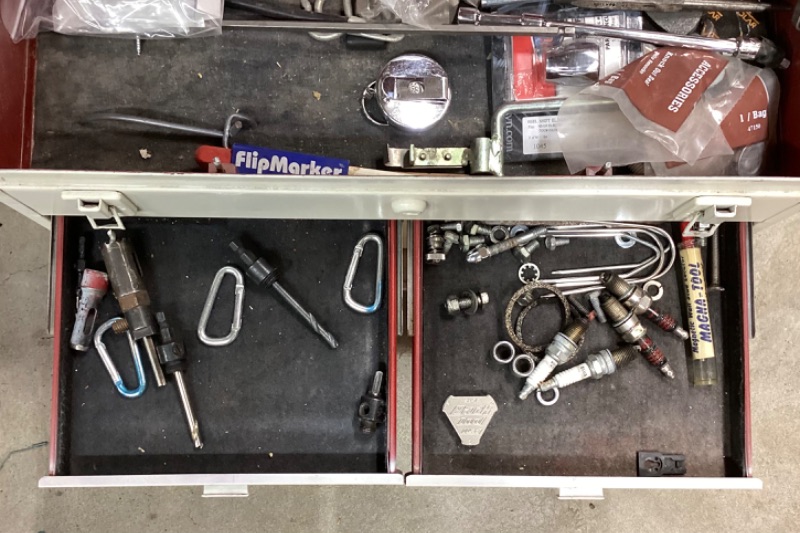 Photo 4 of VINTAGE KENNEDY TOOLBOX WITH SOME TOOLS