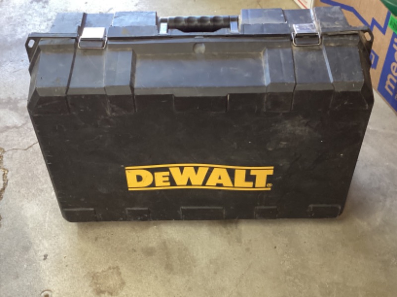 Photo 2 of DEWALT BOX SET