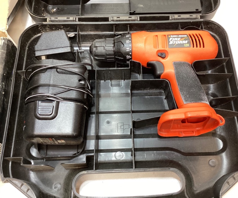 Photo 1 of BLACK & DECKER FIRE STORM 12V AND MASTER MECHANICS
