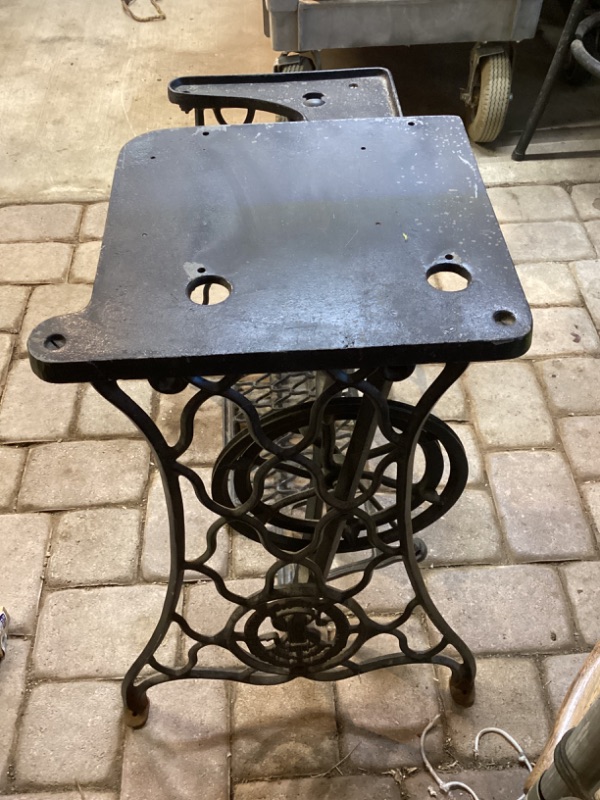 Photo 1 of ANTIQUE SINGER FOOT PEDAL SEWING MACHINE BASE