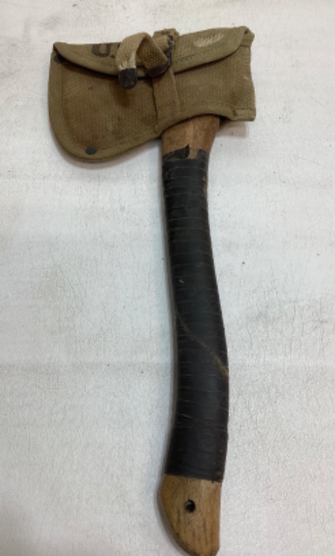 Photo 1 of BOY SCOUT POST PLUMB AXE CIRCA 1950’s & 1940’s USA MILITARY ISSUED SLEATH