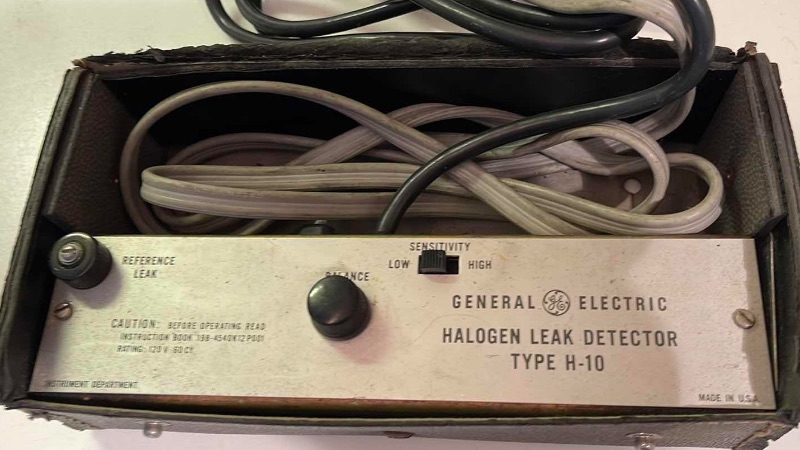 Photo 2 of GENERAL ELECTRIC HALOGEN LEAK DETECTOR H-10