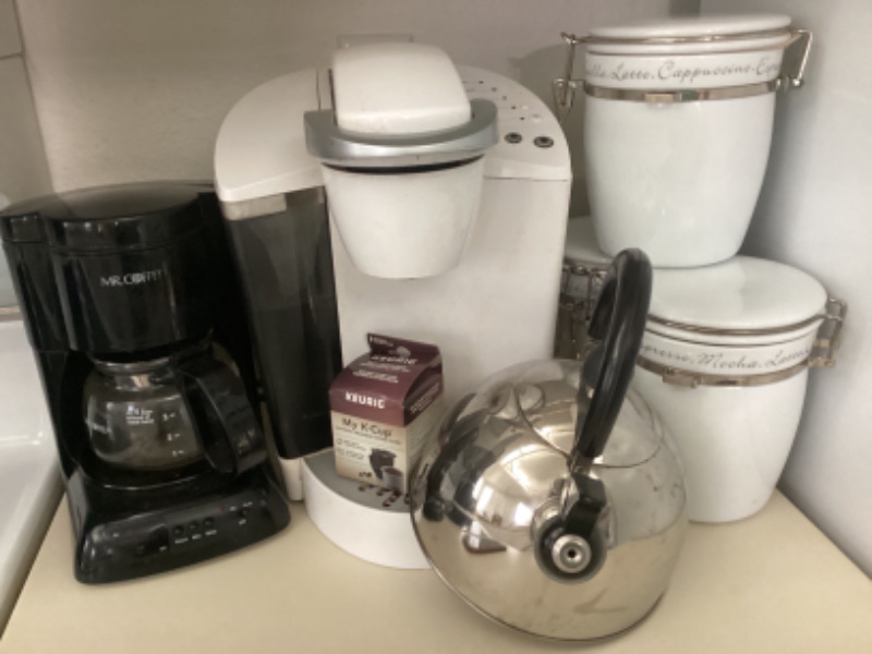 Photo 1 of KEURIG COFFEE MAKER & MR. COFFEE 4 CUP COFFEE MAKER