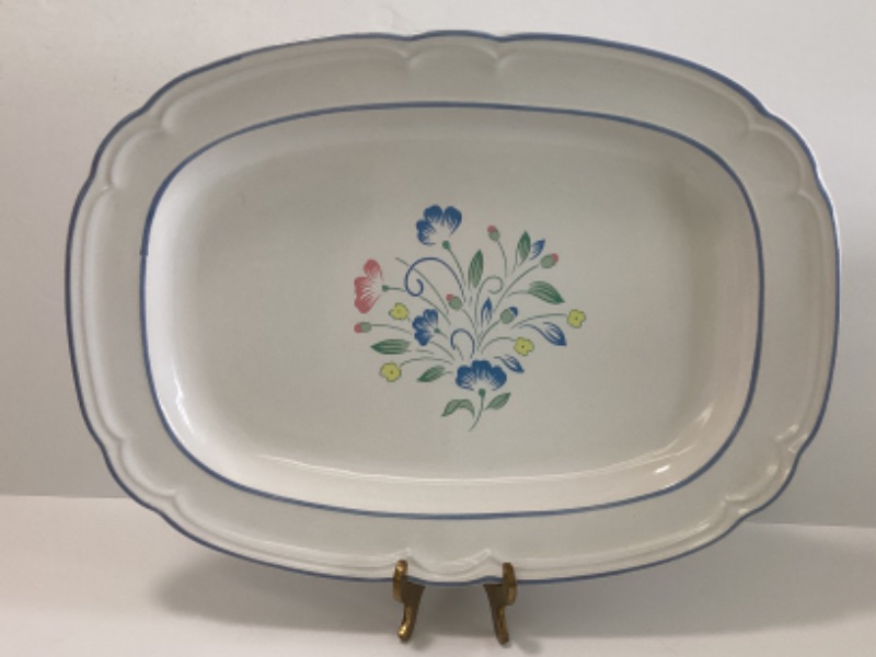 Photo 2 of FLORAL EXPRESSIONS HAND DECORATED STONEWARE - JAPAN
13” PLATTER & 2 OVAL SERVING BOWLS