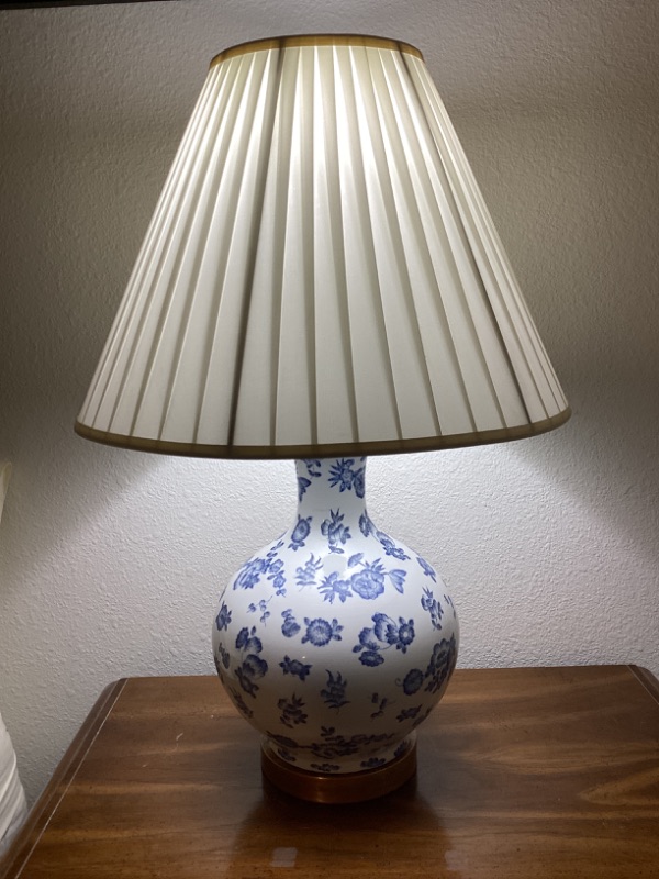 Photo 1 of BARNES AND IVY TRADITIONAL TABLE LAMP HIGH CRACKLE CERAMIC BLUE AND WHITE ROSE VINE TEMPLE JAR 25” H