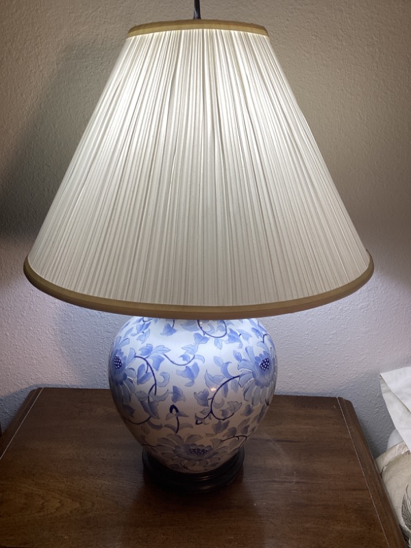 Photo 1 of BARNES AND IVY TRADITIONAL TABLE LAMP HIGH CRACKLE CERAMIC BLUE AND WHITE FLOWER AND VINE 25” H