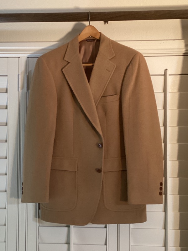 Photo 4 of BILL BLASS EMPORIUM CAPWELL CALIFORNIA, BOTANY 500, CAMBRIDGE CLASSICS BY MERVYNS MENS SPORT COATS SIZE LARGE