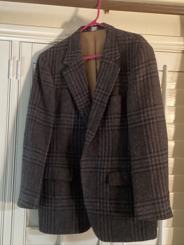 Photo 3 of BILL BLASS EMPORIUM CAPWELL CALIFORNIA, BOTANY 500, CAMBRIDGE CLASSICS BY MERVYNS MENS SPORT COATS SIZE LARGE