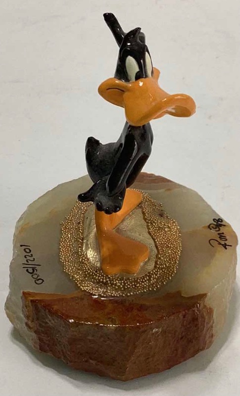 Photo 3 of DAFFY DUCK LIMITED EDITION SCULPTURE BY RON LEE #1022/1500, Onyx & 24K, WB 1998