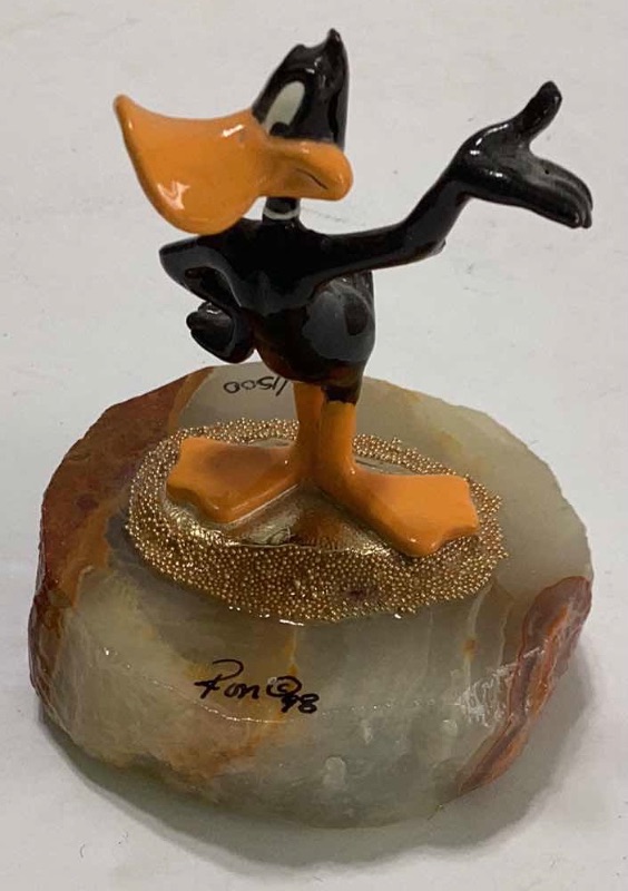 Photo 1 of DAFFY DUCK LIMITED EDITION SCULPTURE BY RON LEE #1022/1500, Onyx & 24K, WB 1998