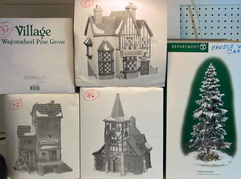 Photo 1 of HERITAGE VILLAGE COLLECTION DICKENS VILLAGE SERIES & DEPARTMENT 56 ACCESSORIES