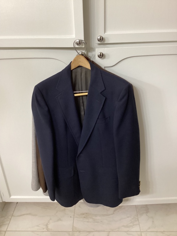 Photo 2 of MENS DRESS JACKETS SIZE LARGE