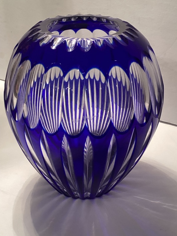 Photo 1 of BLEIKRISTALL RITSCHLER WINTERHALDER GRESCHLIFFEN HANDCUT CRYSTAL VASE COBALT TO CLEAR VASE