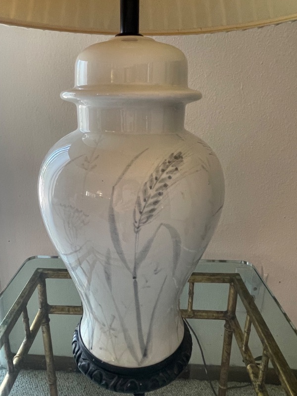 Photo 3 of MID CENTURY CERAMIC GINGER JAR TABLE LAMP