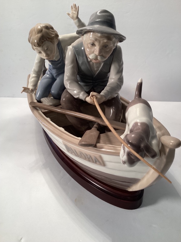 Photo 1 of LLADRO CLASSIC SCULPTURE FISHING WITH GRAMPS FUIGURINE