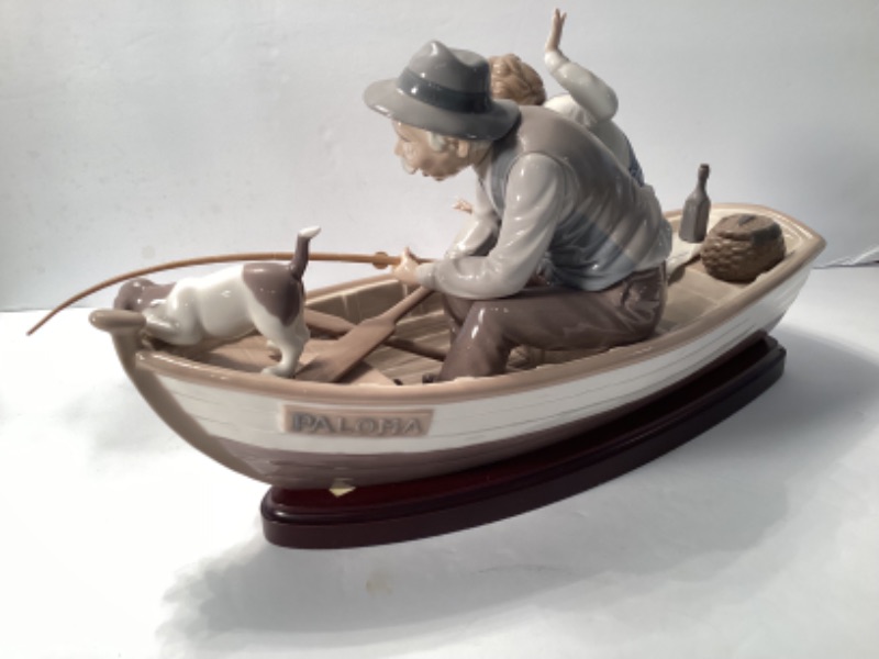 Photo 3 of LLADRO CLASSIC SCULPTURE FISHING WITH GRAMPS FUIGURINE