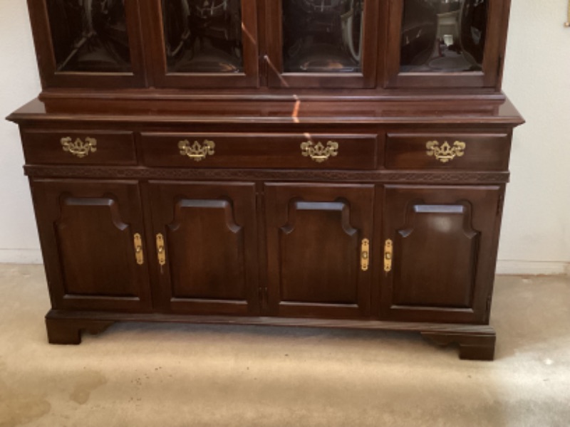 Photo 2 of ETHAN ALLEN VINTAGE 2 PC CHINA CABINET BREAKFRONT - MORE OF THIS SET IN AUCTION 59” X 20 X 33