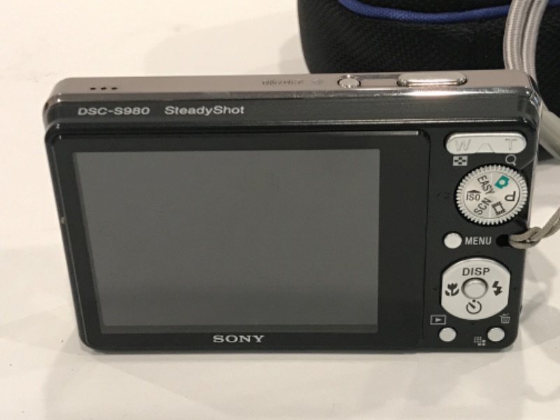 Photo 2 of SONY 4K CYBER-SHOT 12.1 DIGITAL CAMERA WITH CASE