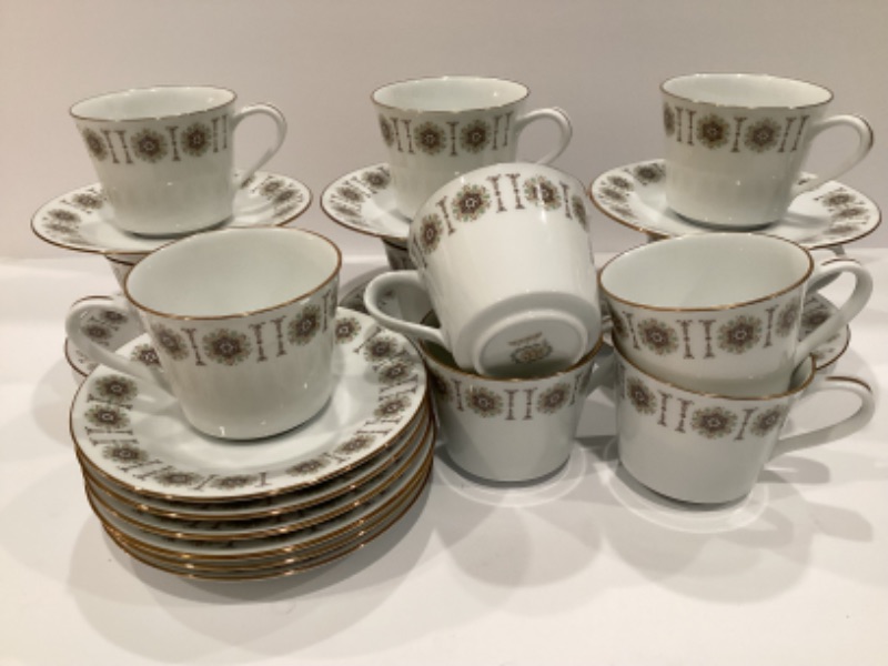 Photo 1 of RC JAPAN 794 GALA PORCELAIN TEA SET FOR 12. MISSING 1 CUP - MORE OF THIS SET IN AUCTION 