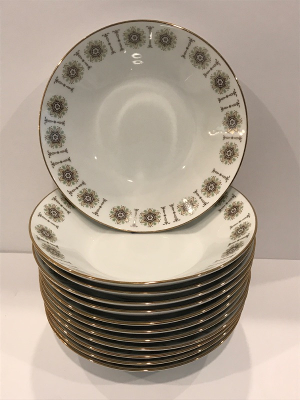 Photo 1 of RC JAPAN 724 GALA CHINA SET OF 12 SOUP/SALAD BOWLS -MORE PIECES AVAILABLE FROM THIS SET IN AUCTION