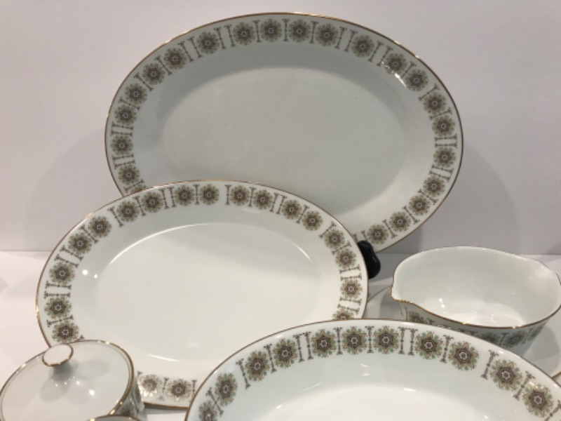 Photo 2 of RC JAPAN 724 GALA CHINA 8 PIECE SERVING WARE SET -MORE PIECES AVAILABLE FROM THIS SET IN AUCTION