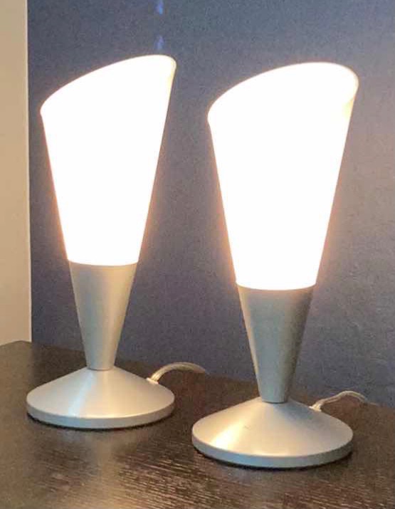 Photo 2 of MODERN BEDSIDE LAMP, ADJUSTABLE DIMMING BY TOUCH/TAP H- 13” 
