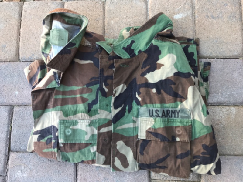 Photo 2 of US ARMY OFFICIAL MILITARY FIELD JACKETS/ SHIRT CAMOUFLAGE  SIZE M REGULAR 