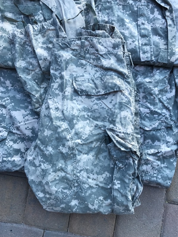 Photo 1 of US ARMY DCU  DESERT TRAINING COMBAT UNIFORM 3 PANTS ,2 JACKET / SHIRT SIZE M REGULAR 
