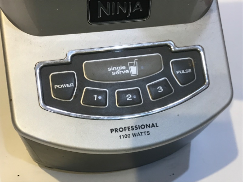 Photo 2 of NINJA PROFESSIONAL BLENDER BL660