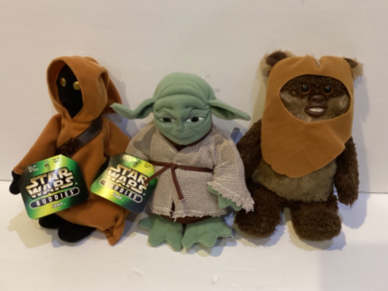 Photo 3 of STAR WARS BUDDIES COLLECTABLES NWT