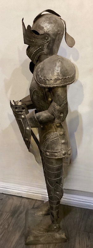 Photo 3 of MEDIEVAL RENAISSANCE STYLE SUIT OF ARMOR KNIGHT SCULPTURE SIZE 4’10”