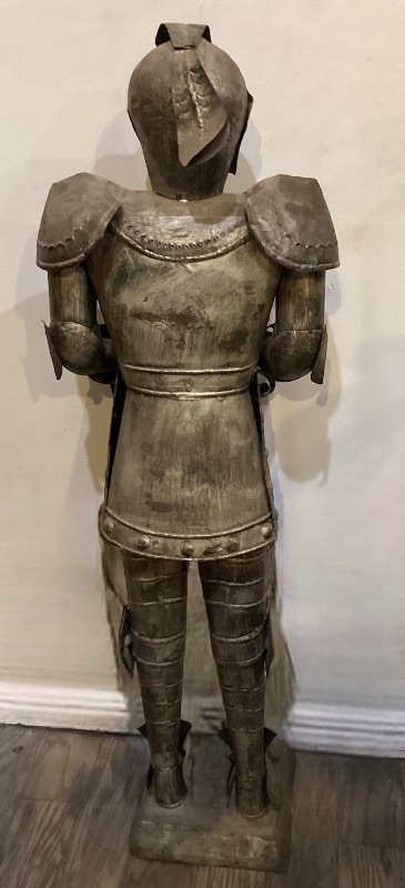 Photo 4 of MEDIEVAL RENAISSANCE STYLE SUIT OF ARMOR KNIGHT SCULPTURE SIZE 4’10”