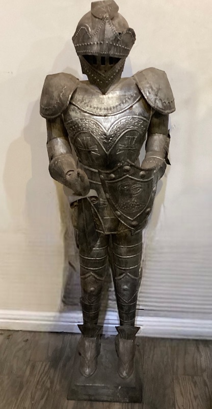 Photo 1 of MEDIEVAL RENAISSANCE STYLE SUIT OF ARMOR KNIGHT SCULPTURE SIZE 4’10”