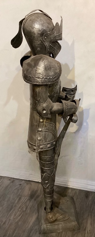 Photo 1 of MEDIEVAL RENAISSANCE STYLE SUIT OF ARMOR KNIGHT SCULPTURE SIZE 4’10”