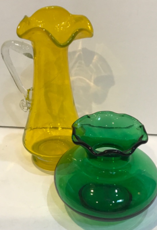 Photo 2 of VINTAGE YELLOW FLUTED HAND BLOWN ART GLASS AND MORE