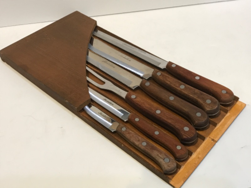 Photo 1 of MEDALLION KNIFE SET