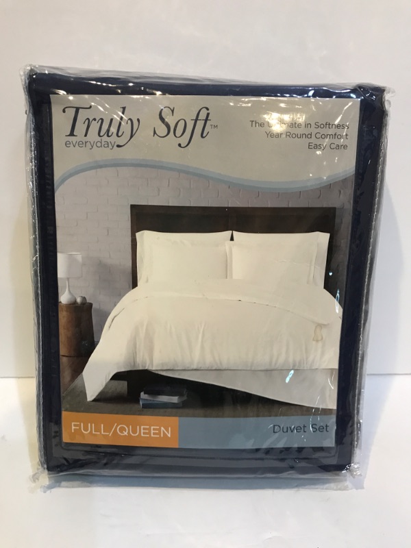 Photo 1 of TRULY SOFT EVERYDAY COMFORTER SET FULL/QUEEN NIB