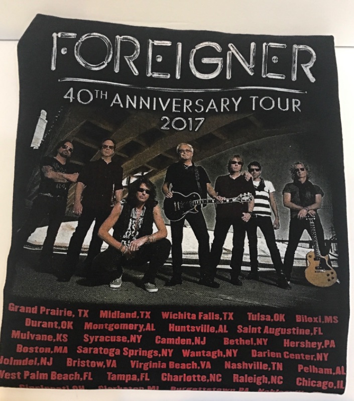 Photo 2 of FOREIGNER 40th ANNIVERSARY TOUR 2017 
T-SHIRT SIZE XL