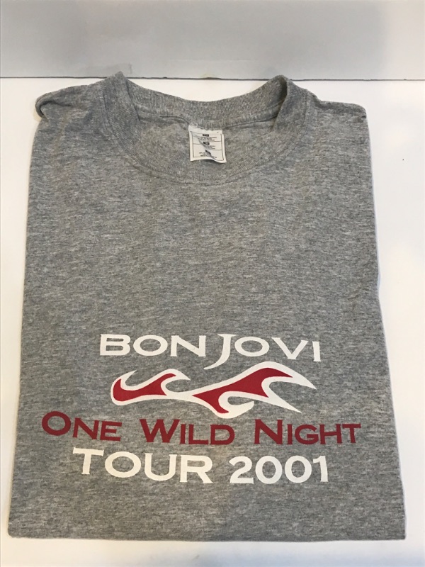 Photo 1 of BON JOVI ONE WILD NIGHT TOUR 2001 T- SHIRT