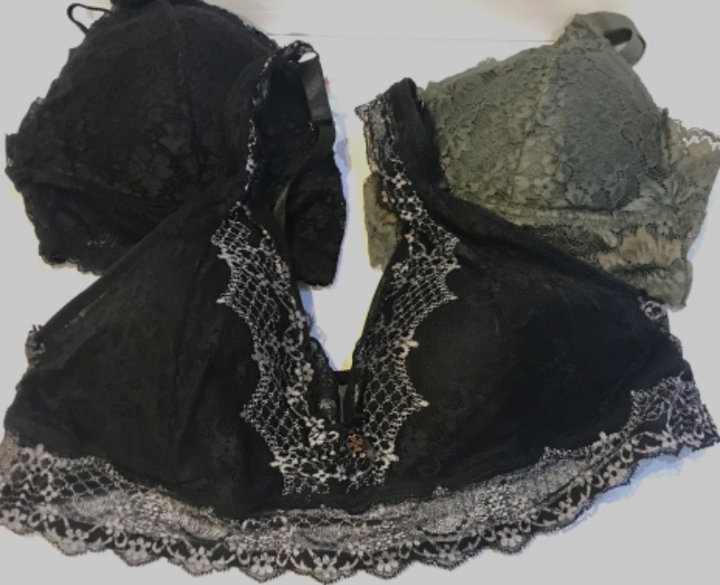 Photo 1 of 3 DAISY FUENTES INTIMATES  LACE BRA - WIRE FREE - NEW WITHOUT TAGS - SIZE 2X