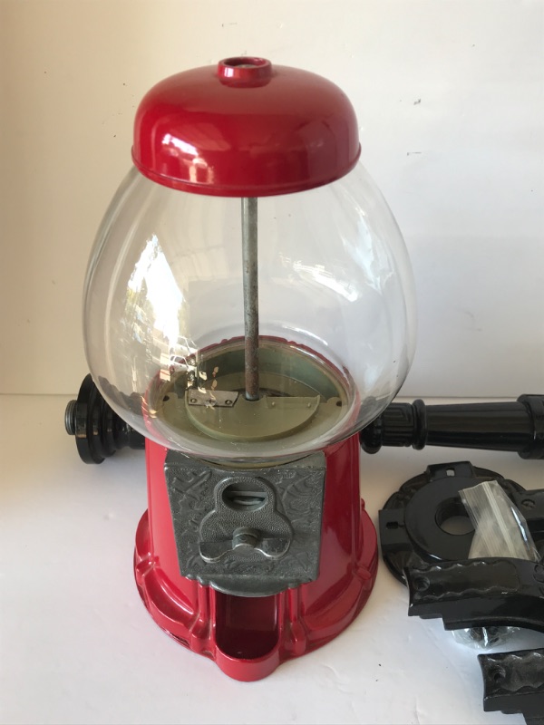 Photo 2 of VINTAGE ACORN GLASS GLOBE RED GUMBALL MACHINE 25 CENT