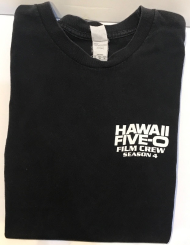 Photo 1 of HAWAII FIVE-O SEASON 4 FILM CREW T-SHIRT /FILMED IN HONOLULU, HAWAII