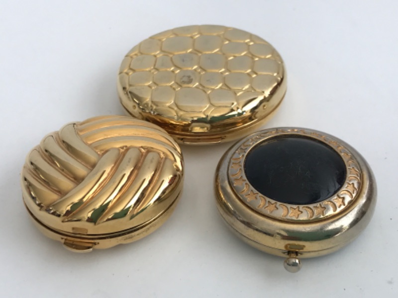 Photo 2 of VINTAGE ESTÉE LAUDER WOMENS COMPACTS