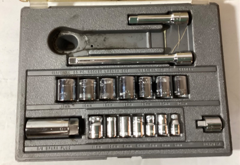 Photo 2 of TAP DRILL SET / SOCKET SET & MORE