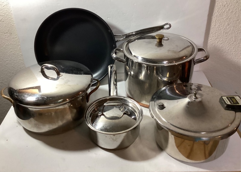 Photo 3 of POTS PANS AND COOKWARE