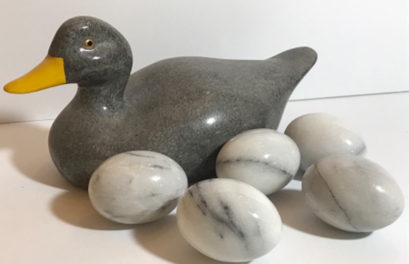 Photo 3 of ENESCO DESIGNS DUCK WITH WHITE MARBLE EGGS - MORE OF THIS COLLECTION IN AUCTION