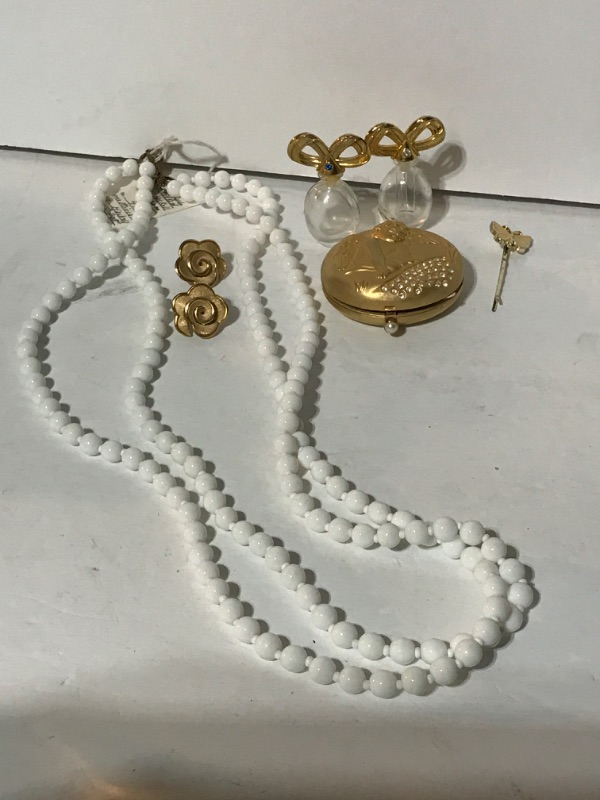Photo 1 of VINTAGE COSTUME JEWELRY