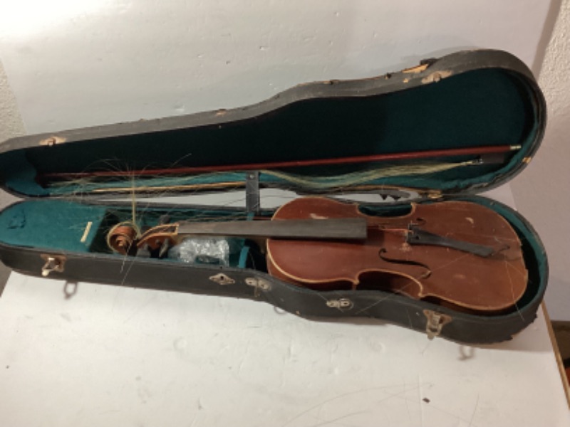 Photo 1 of VERY OLD COPY OF ANTONIOUS STRADINARIUS VIOLIN