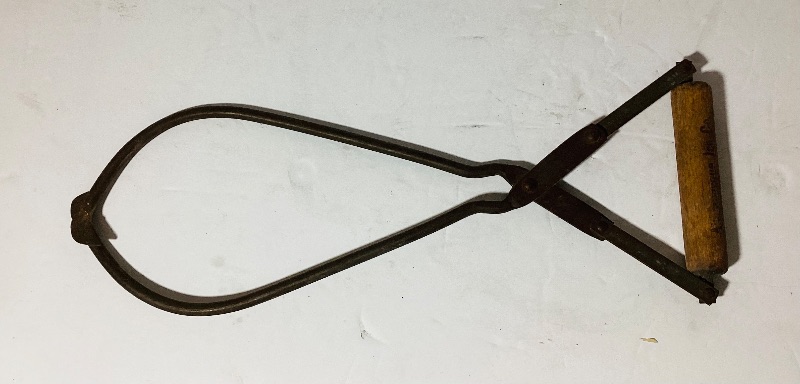 Photo 2 of VINTAGE ANTIQUE SCHORY & SCHELLHASE COAL ICE CARRIER TONGS