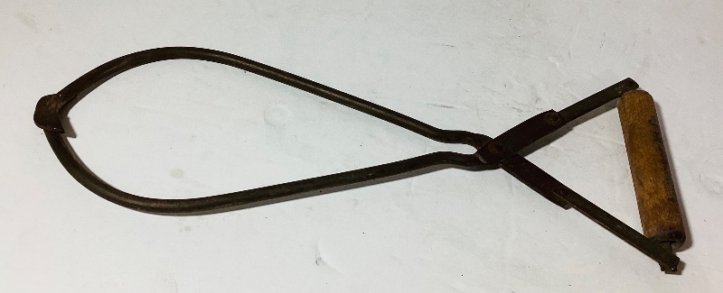 Photo 1 of VINTAGE ANTIQUE SCHORY & SCHELLHASE COAL ICE CARRIER TONGS